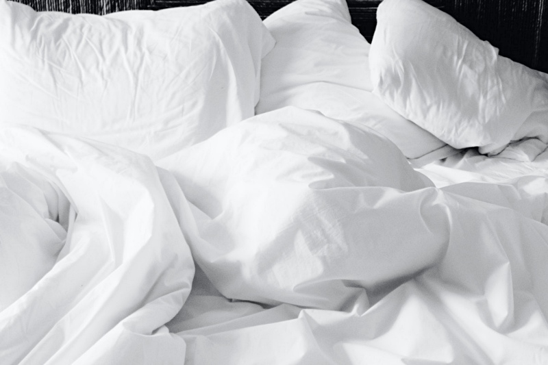 white bed comforter | cotton